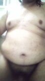 Chico gordito menea su cuerpo gordo snapshot 4