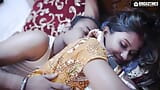 Индийка дези, новая замужняя домохозяйка, трахается в анал со своим вторым мужем - фильм целиком snapshot 2