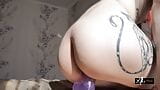 Piccola ragazza russa cavalca un grosso dildo e urla - Amy Heaven snapshot 7