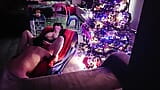 A garota quer o pau com luzes de Natal snapshot 9