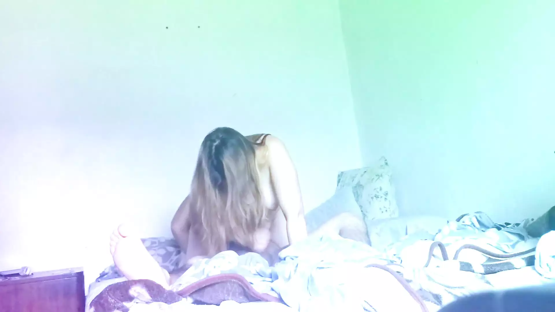 Chica caliente se folla duro a un extraño en la cama escuchando nueva  música rápida y furiosa Maria Becerra | xHamster
