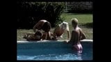 Vintage, piscine allemande, baise FFMM snapshot 2