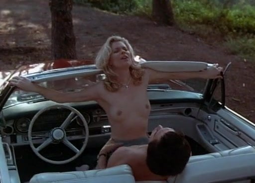 숲속 차에서 섹스하는 Kate vernon