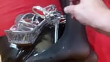 Tacones transparentes y pies de nylon negros snapshot 13