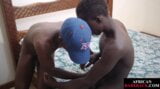 Budak muda eboni mencalit batang sebelum dikongkek tanpa kondom untuk creampie snapshot 4