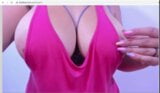 Latina in Pink verführt mich mit ihren dicken Titten snapshot 6