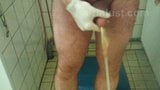 Vovô alemão masturbando com cateter na uretra snapshot 14