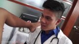 Gli asiatici feticcio medico russel e simon snapshot 2