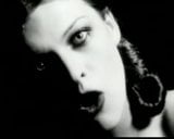 Milla Jovovich (muziekvideo) snapshot 9