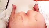Une femme torturée se fait fesser à la ceinture et jouit snapshot 5