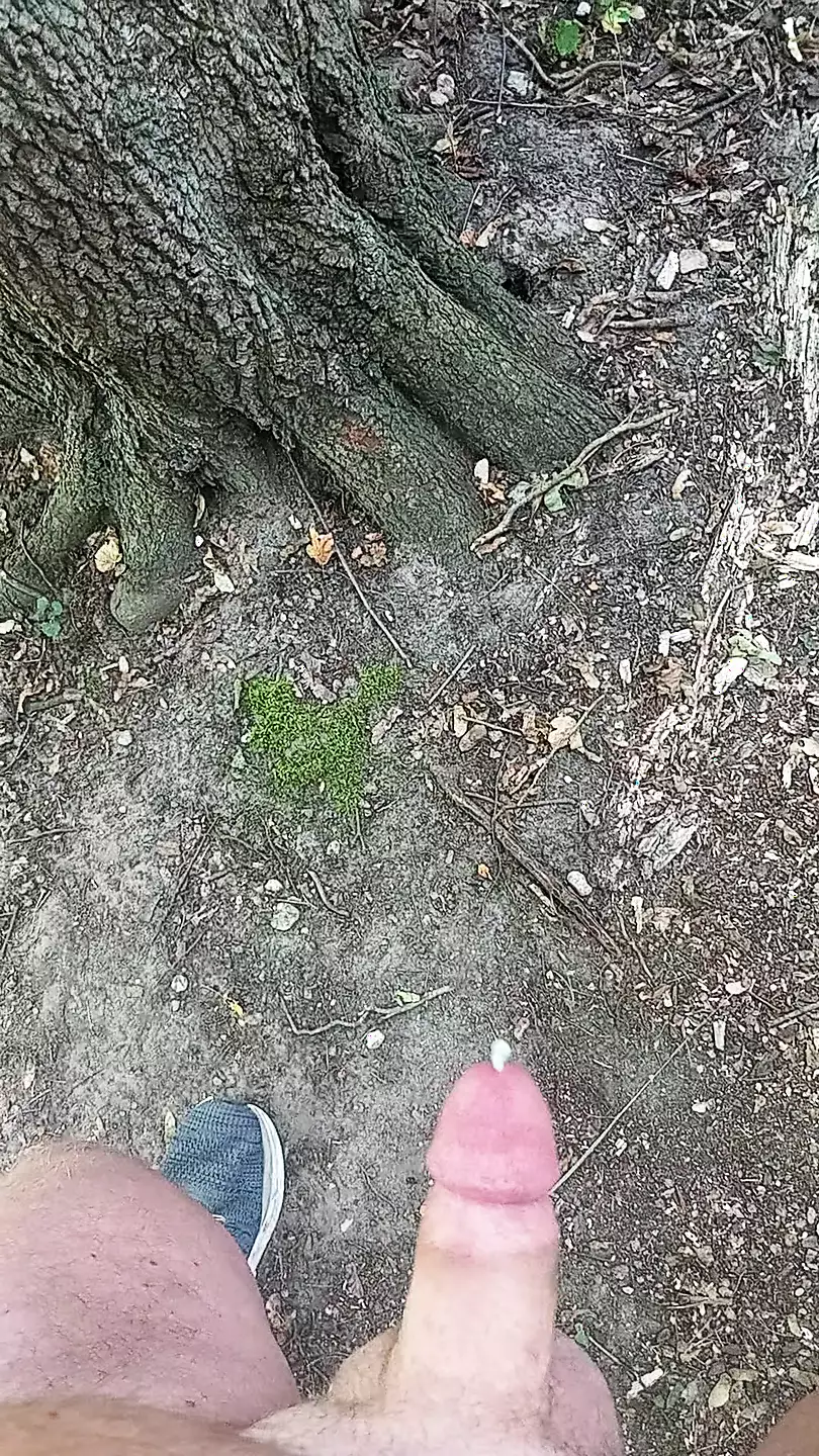 Дрочит Хуй В Лесу Видео
