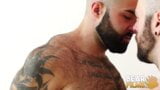 Bearfilms peludo atlas concede barebacks gordo urso dax librastic snapshot 3