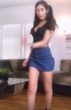 Sexy brunette danst voor de webcam snapshot 1