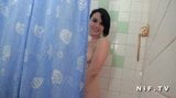 Sublime francesa morena follada duro en el baño snapshot 1