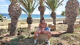 Latina, salope nue devant la plage, joue avec ma chatte snapshot 10