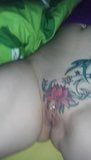 Tattoo Fotze heimlich gefilmt und geleckt snapshot 8