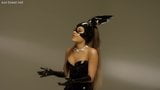 Ariana Grande - donna pericolosa (teaser) snapshot 7