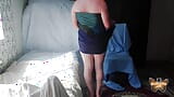 Grande chefe rabuda crossdresser amadora bunda modelo travesti transsexual faz vídeos caseiros quentes em vestidos de dona de casa snapshot 3