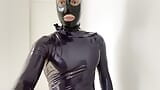 TouchedFetish - Schwuler Amateur Latex / Fetisch Gay zieht hautengen Gummi Catsuit & Maske an - Homemade Masturbation Solo Selbstbefriedigun snapshot 8