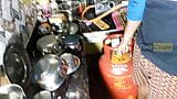 Kitchen me gas cylinder de ne k bahane bhabi k sath sexs snapshot 2