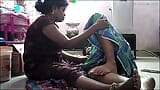 Un mari indien montre une grosse bite noire et embrasse sa femme snapshot 11