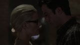 Adegan seks bogel Kathleen Robertson dalam bos s02 snapshot 5