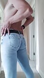 Spogliarello 10 (super culo in jeans attillati) snapshot 5
