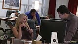 Dès que tout le monde a quitté le bureau, la MILF blonde excitée a sauté sur son collègue snapshot 1