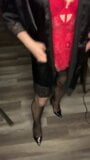 Кроссдрессер носит женское белье и каблуки с бывшей и подружками snapshot 1