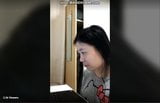 Chinees exhibitionistisch streamermeisje masturbeert, komt klaar snapshot 13