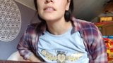Latina drückt Milch aus einer Titten für Youtube snapshot 1