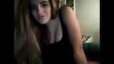 esta joven se calienta y se masturba por webcam snapshot 4