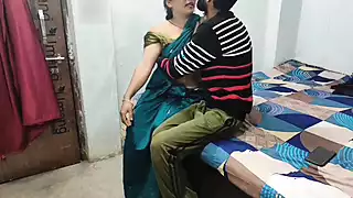 Roli Didi Ko Raat Me Ghar Bulaa Ke Gaand Maari Step Sister Fucked ...