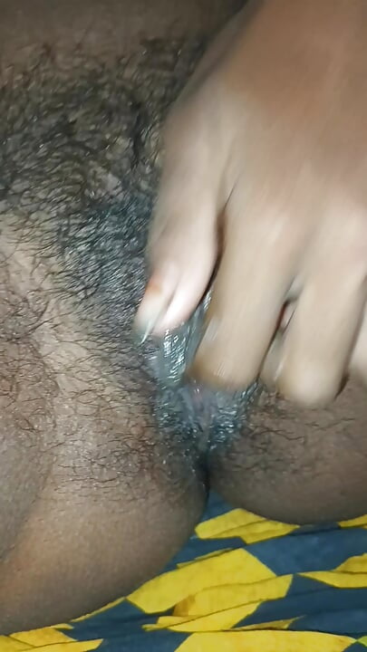 Desi Bhabi Fingaring and Squarting