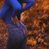 Lisa Cohvahnsky Unzips Phat Ass From Jeans snapshot 1