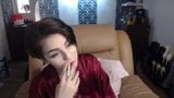 Anna con una webcam de cigarrillos en lencería snapshot 6