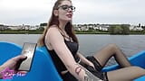 Gevangen! Bestuurd tot een orgasme in een waterfiets snapshot 9