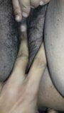 Bhabhi, salope BBW poilue, se fait doigter snapshot 7