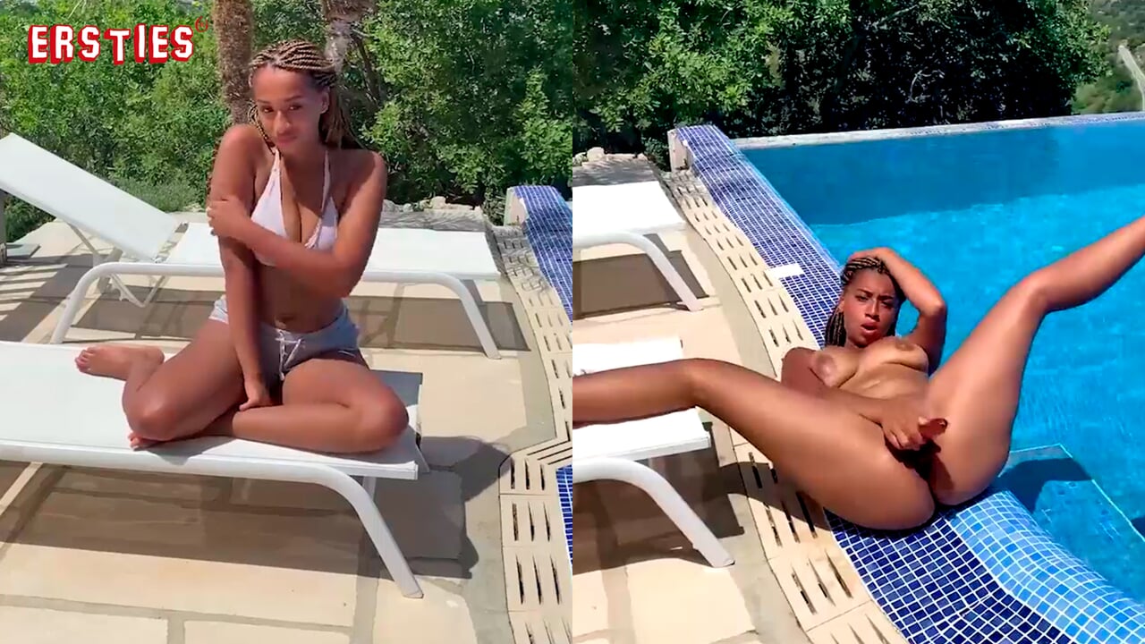 Ersties - грудастая Naomi развлекается с дилдо у бассейна