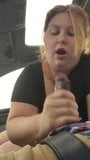 Blonde bbw zuigt grote zwarte lul in de auto snapshot 16