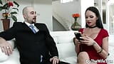 व्यभिचारी पति सुपर सेक्सी पत्नी रेवेन बे को ठीक उसके सामने चोदने देता है snapshot 7