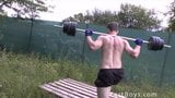 Muscle Boy - Training und Dusche im Freien snapshot 4