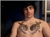 Guarda il sexy twink emo tatuato sorpreso a masturbarsi snapshot 2