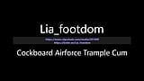 Cockboard trampling mit Airforce und Footjob snapshot 2