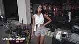 Lifeselector - Lia Lin își întinde picioarele pentru a-ți câștiga afecțiunile snapshot 3