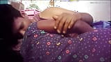 Indische dorpshuisvrouw zoenen kont Housband bb snapshot 10