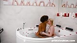 Luna Corazon en Marilyn Sugar orgasme voor primelesbian snapshot 1