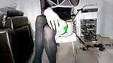 LA RAGAZZA TRANS LILIEN STUZZICA E SUCCHIA UN DILDO IN WEBCAM DAVANTI AL SUO PAPARINO snapshot 2