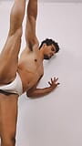 Aftrekken in ballet bretels jonge flexibele 18-jarige snapshot 8