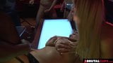 Stoute strippers neuken een bende jongens snapshot 12